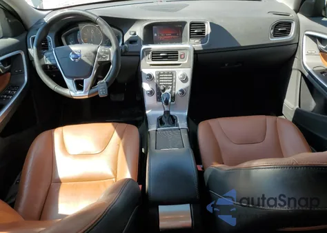 2017 Volvo S60 Premier z USA, uszkodzony, nr VIN LYV402TK7HB195474